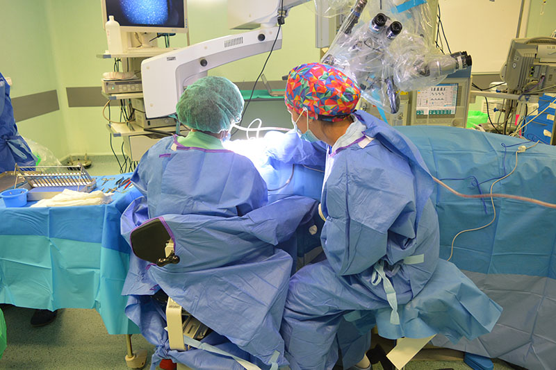 primer implante coclear pediátrico